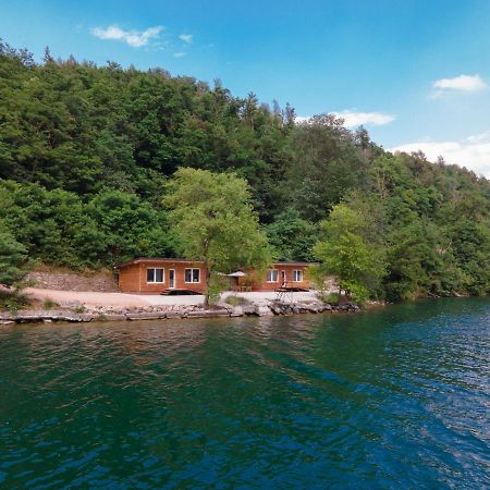 Chalet Alessandrini - Private Lakeside Beach Tenna Extérieur photo