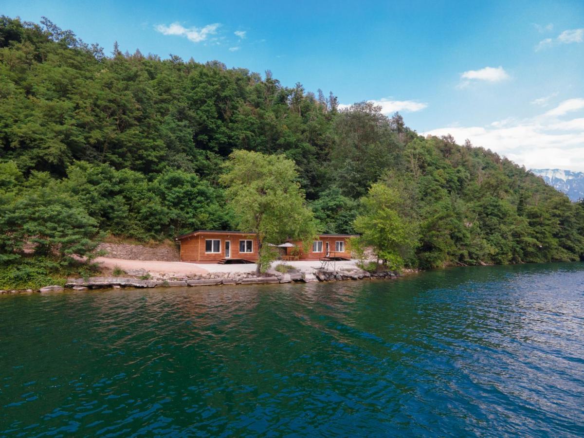 Chalet Alessandrini - Private Lakeside Beach Tenna Extérieur photo